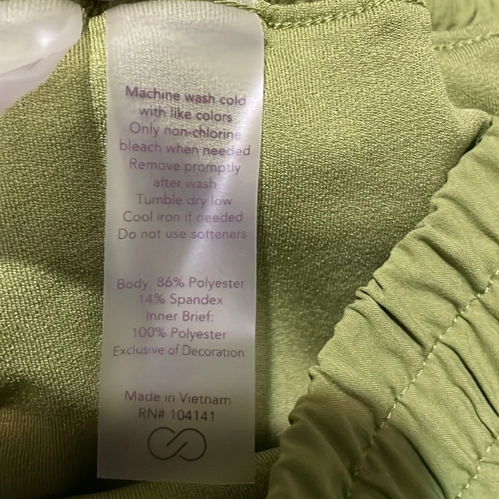 Calia Run Collection midrise Infinity Short 3” Relaxed Army green Size XL NWT - Picture 4 of 14